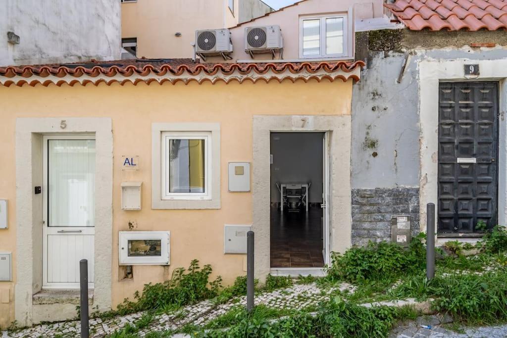 Cozy Ground Floor Studio With Ac And Loft Bedroom Lisboa Ngoại thất bức ảnh